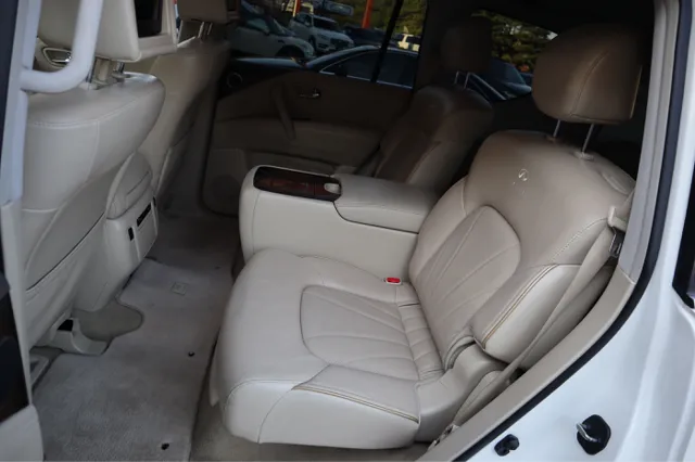 2014 Infiniti QX80 photo 25