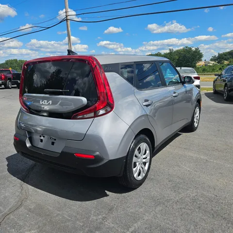 2022 Kia Soul LX - Photo 8