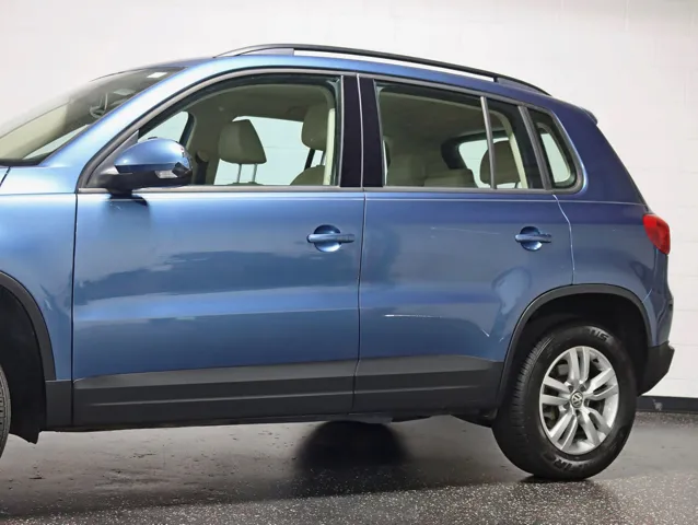 2017 Volkswagen Tiguan S Limited photo 3