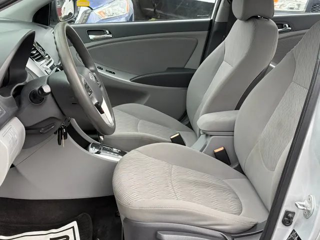 2014 Hyundai Accent GLS - Photo 24