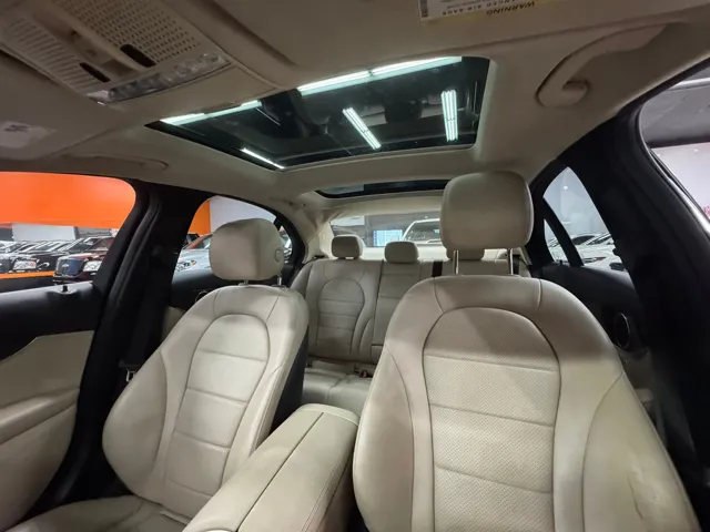 2016 Mercedes Benz C 300 photo 11