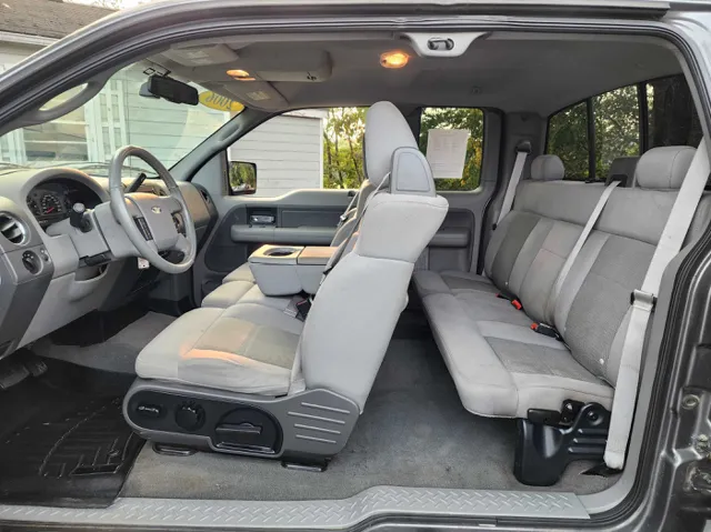 2006 Ford F-150 XLT photo 12