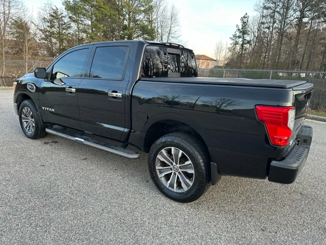 2017 Nissan Titan SL - Photo 44