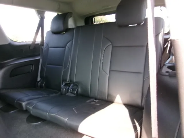 2018 Chevrolet Suburban LT - Photo 14