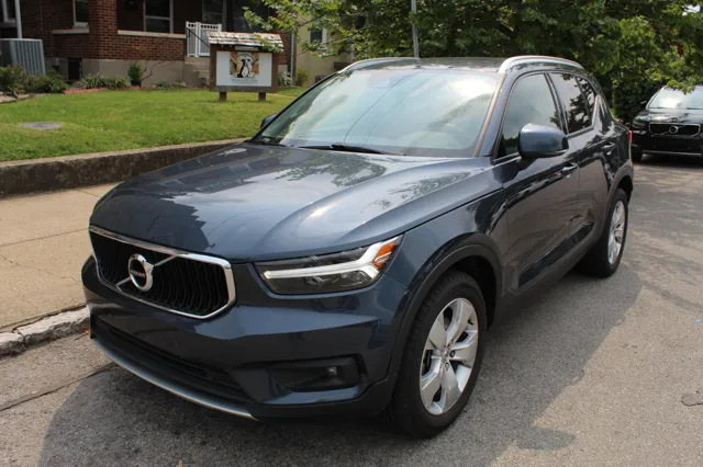 2021 Volvo XC40 Momentum
