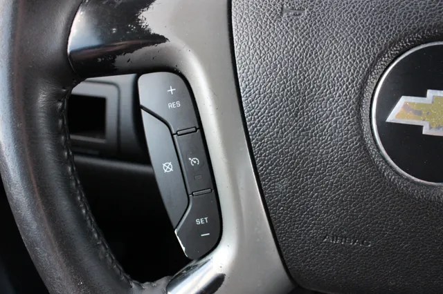 2011 Chevrolet Suburban LT - Photo 24