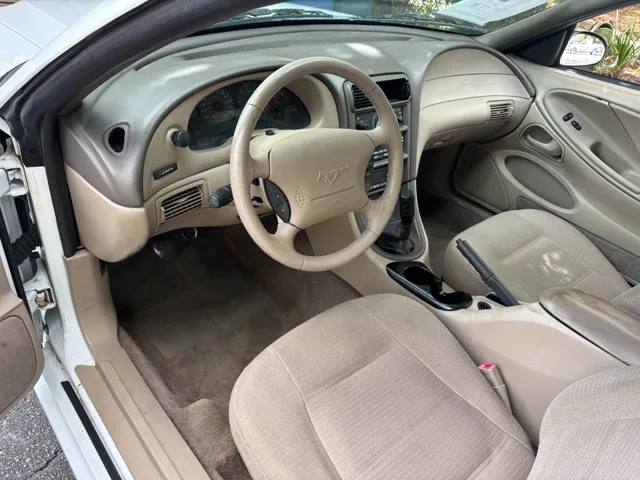 2000 Ford Mustang Base - Photo 10