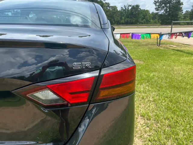 2021 Nissan Altima SR - Photo 16