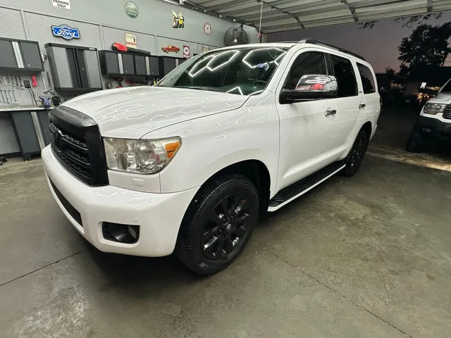 2016 Toyota Sequoia Limited's photo