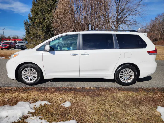 2012 Toyota Sienna XLE