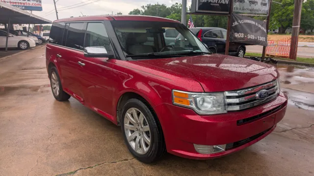 2011 Ford Flex Titanium FWD's photo