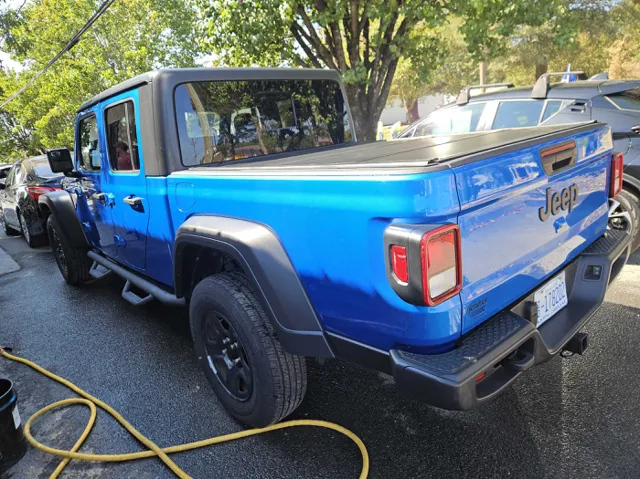 2021 Jeep Gladiator Sport photo 2