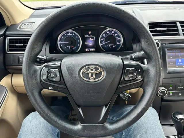 2016 Toyota Camry LE - Photo 7