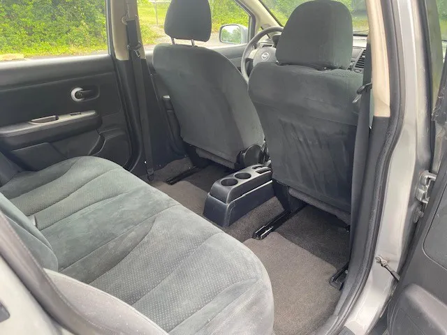 2011 Nissan Versa photo 23