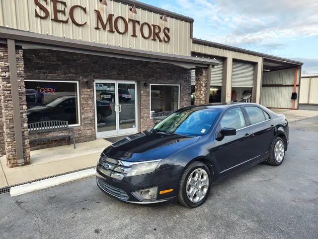 2010 Ford Fusion SE's photo