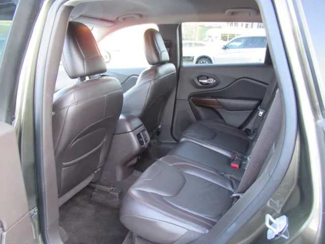 2015 Jeep Cherokee Trailhawk - Photo 12