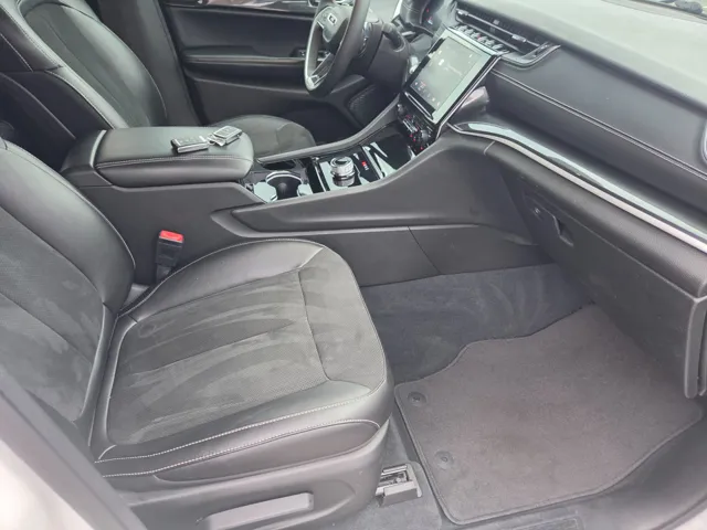 2023 Jeep Grand Cherokee Altitude - Photo 10