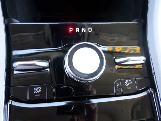 2023 Jeep Grand Cherokee Overland - Photo 18