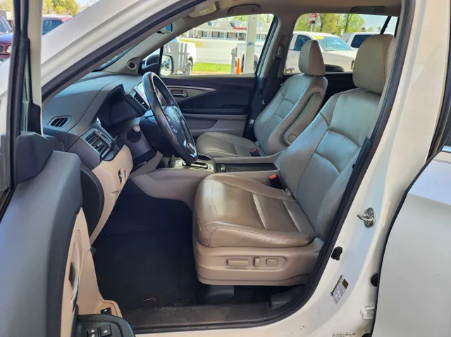 2017 Honda Pilot EX-L - Photo 11