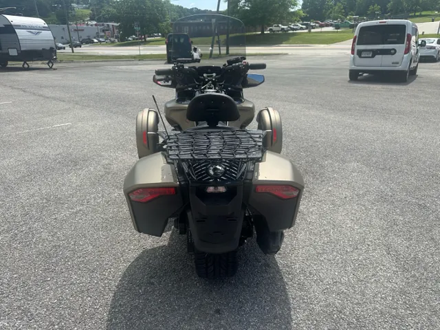2020 Can Am Spyder photo 2