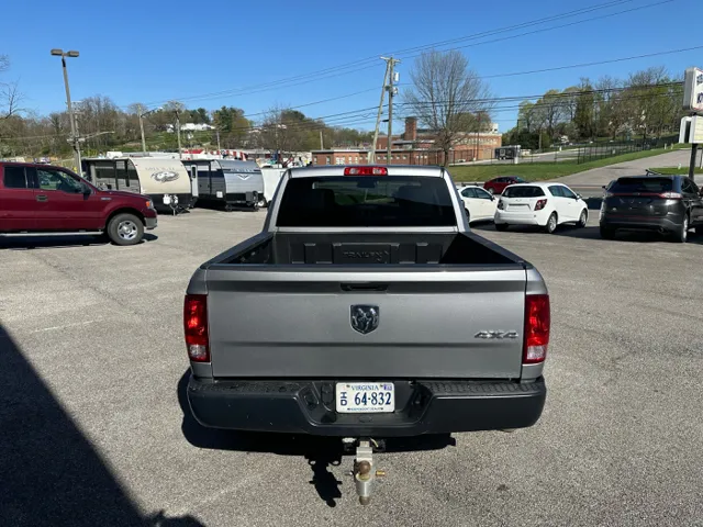 2023 Ram 1500 Classic Tradesman photo 3