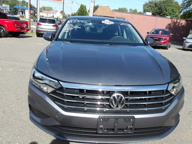 2020 Volkswagen Jetta SE R-Line photo 4