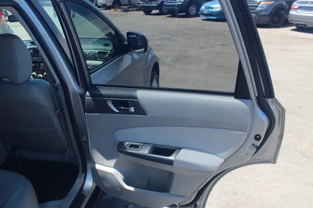 2011 Subaru Forester X Limited - Photo 16