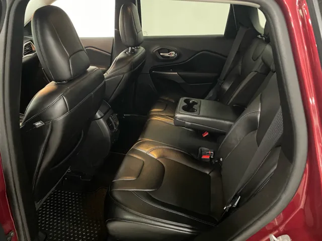 2019 Jeep Cherokee Latitude Plus - Photo 11