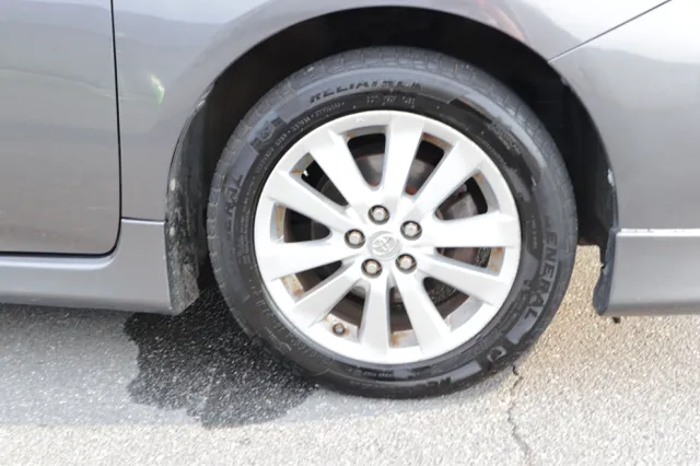 2010 Toyota Corolla LE - Photo 24