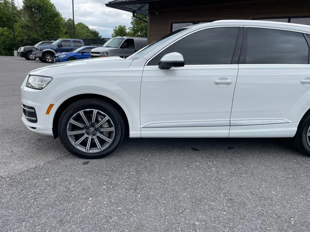 2019 Audi Q7 Premium Plus photo 2