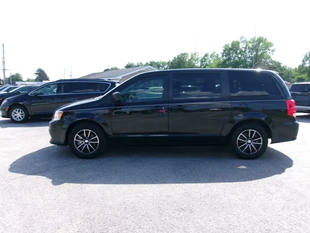 2019 Dodge Grand Caravan SE's photo
