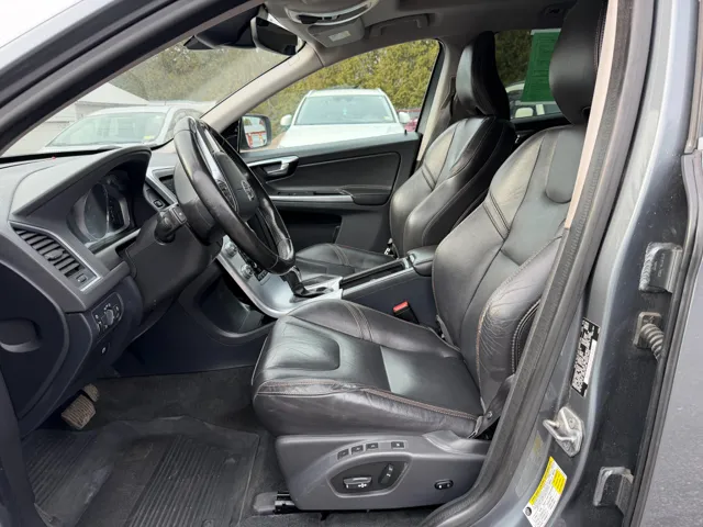 2017 Volvo XC60 T5 Dynamic - Photo 14