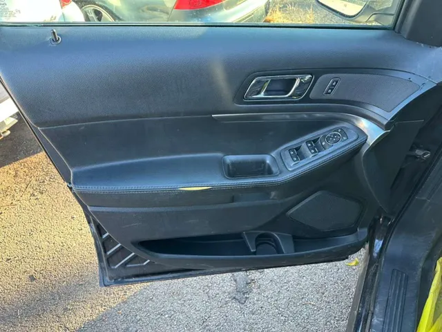 2018 Ford Explorer photo 3