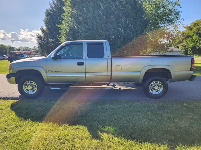 2002 GMC Sierra's photo