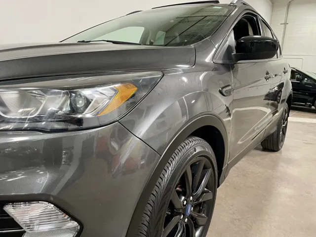 2017 Ford Escape SE photo 3