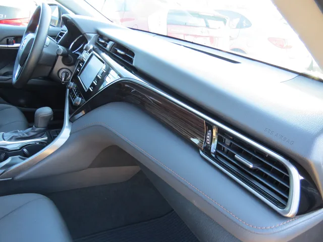 2019 Toyota Camry LE photo 6