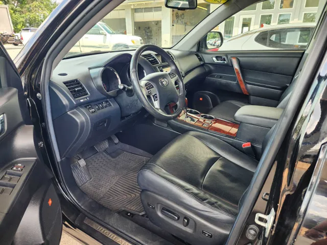 2013 Toyota Highlander Base Hybrid photo 6