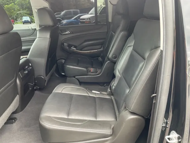 2019 Chevrolet Suburban LT photo 21
