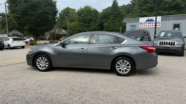 2017 Nissan Altima S - Photo 10