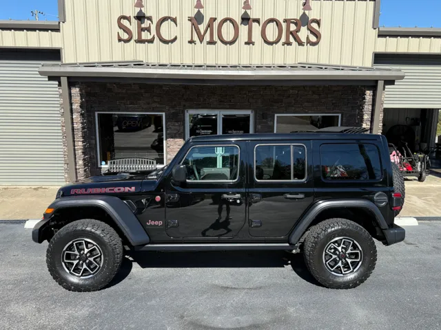 2024 Jeep Wrangler 4-Door Rubicon's photo