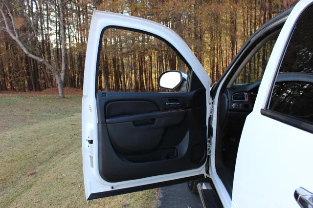 2011 Chevrolet Suburban LT - Photo 8