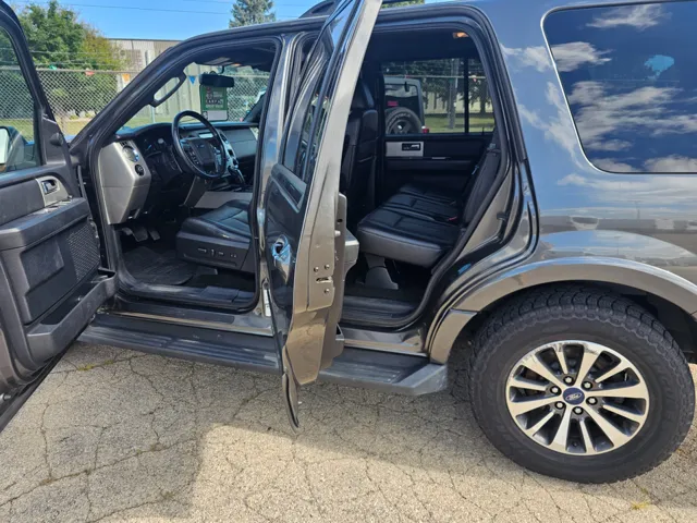 2016 Ford Expedition XLT - Photo 15