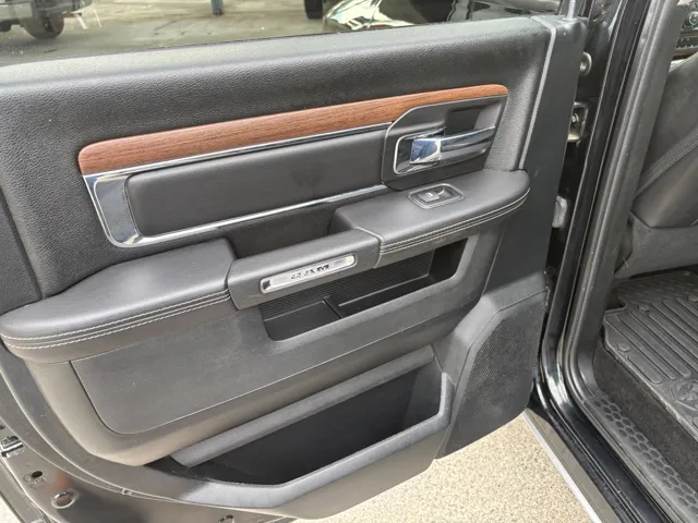 2017 Ram 1500 Laramie photo 24