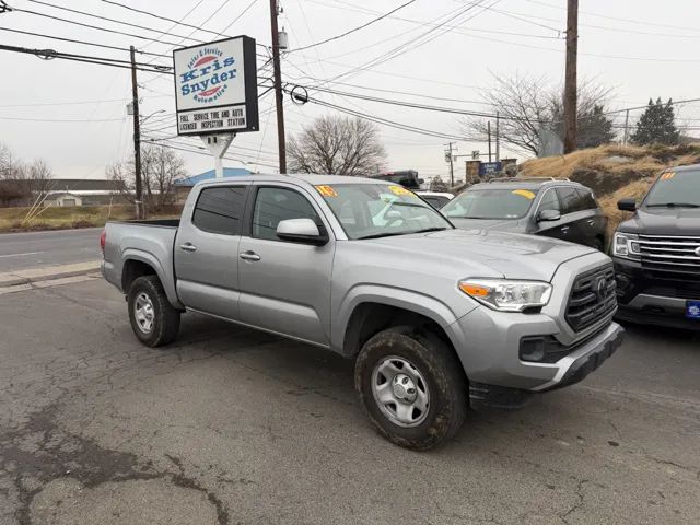 2019 Toyota Tacoma SR's photo