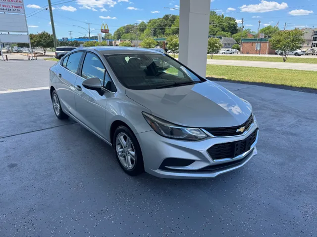2017 Chevrolet Cruze LT Auto's photo