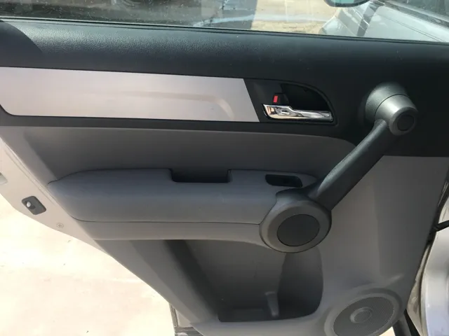 2010 Honda CR-V LX - Photo 13