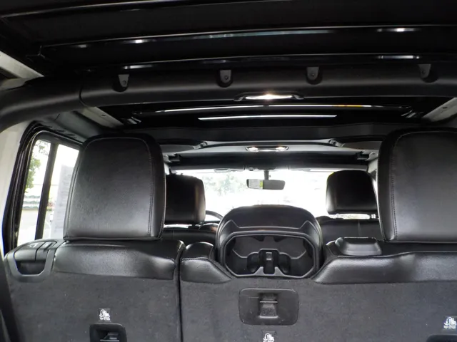 2019 Jeep Wrangler Unlimited Sahara photo 15