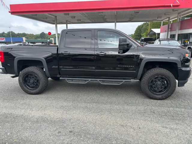 2016 Chevrolet Silverado 1500 LTZ photo 3