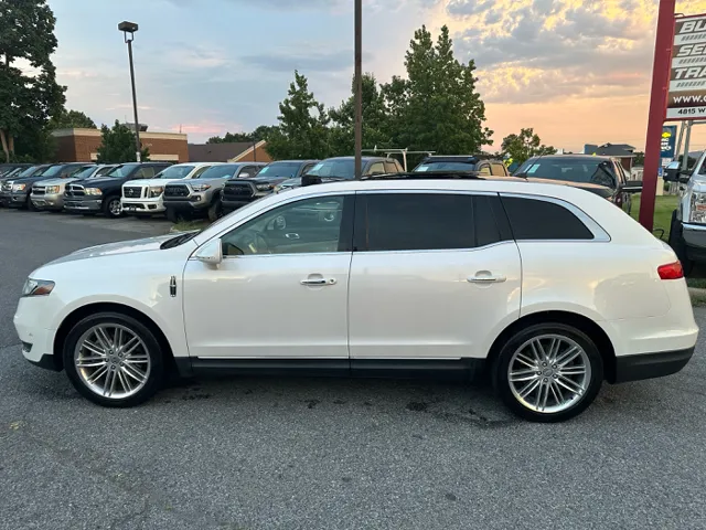 2018 Lincoln MKT Reserve - Photo 11