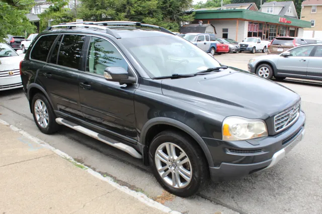 2010 Volvo XC90 AWD photo 3